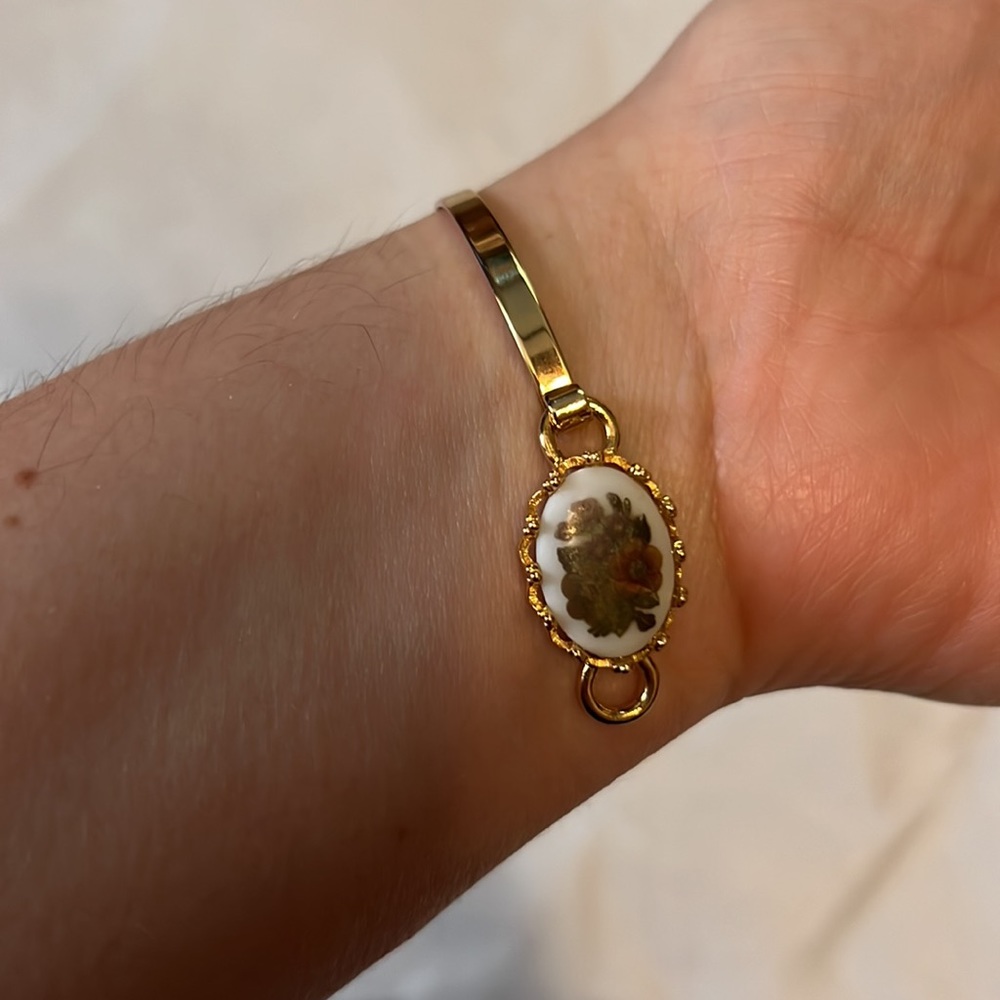 Avon Gold and White Classic Bracelet